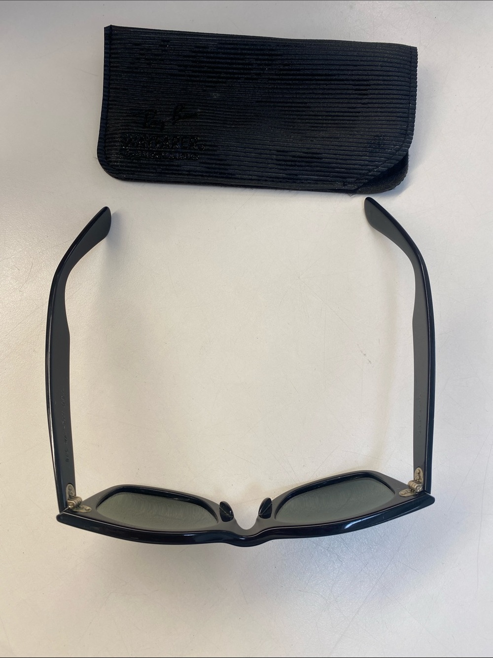 Ray-Ban Wayfarer Sunglasses - Picture 2 of 7